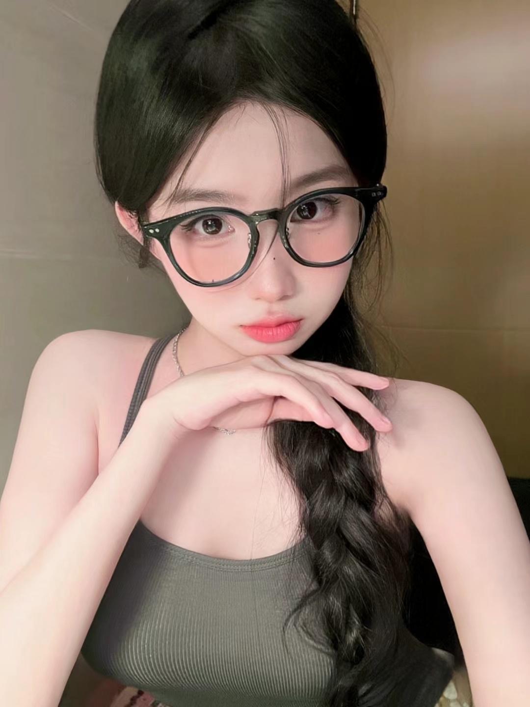 体验新茶柔嫩肌肤少女