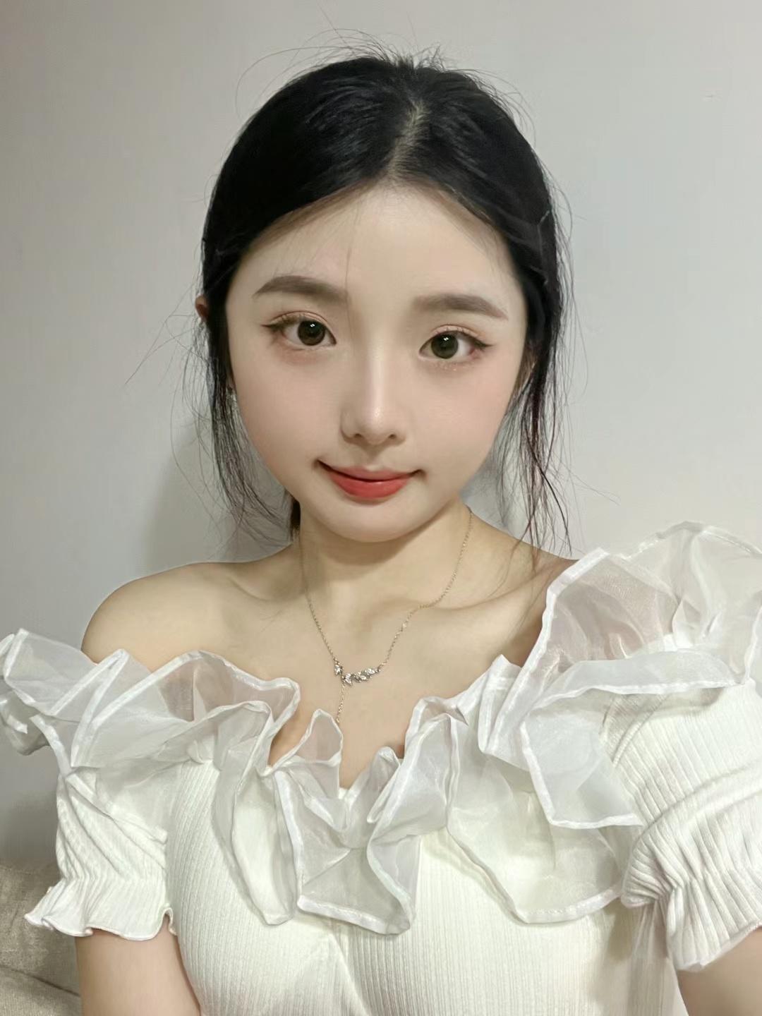 乖巧甜美女孩