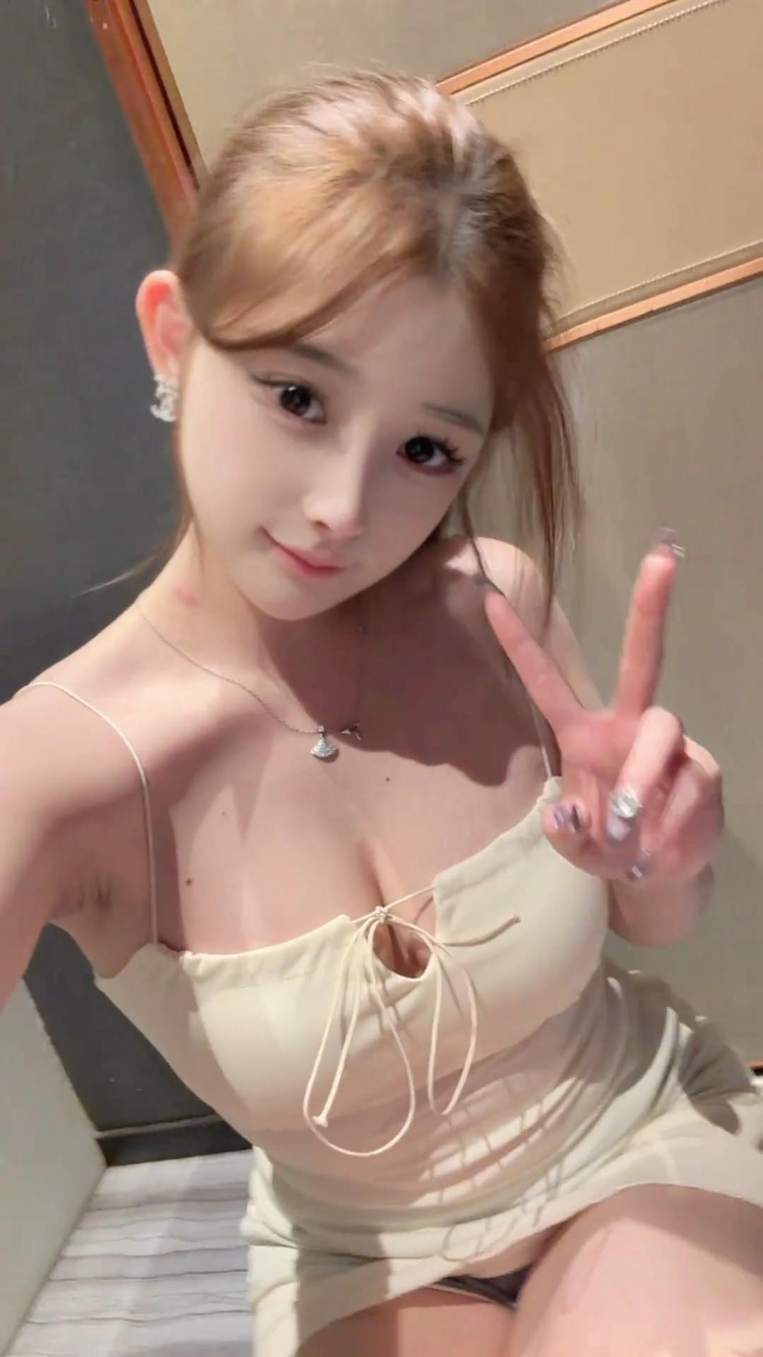 宣州区社牛小妹反差感很强！