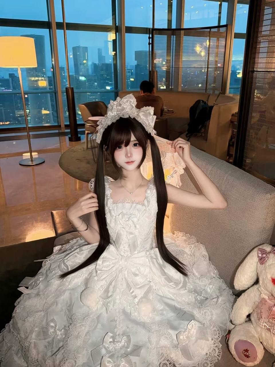 东站高颜白虎萝莉
