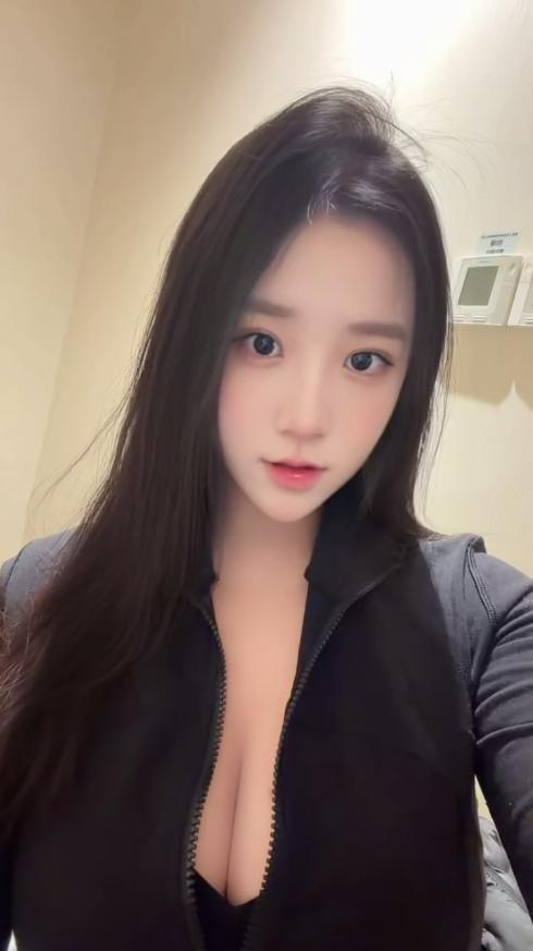 【洛阳】有着迷人面孔兼职妹子